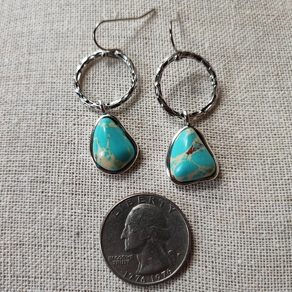 Faux Mottled Cream Brown Veined Turquoise Silver Tone Hammered Pierced Earrings - Picture 9 of 9